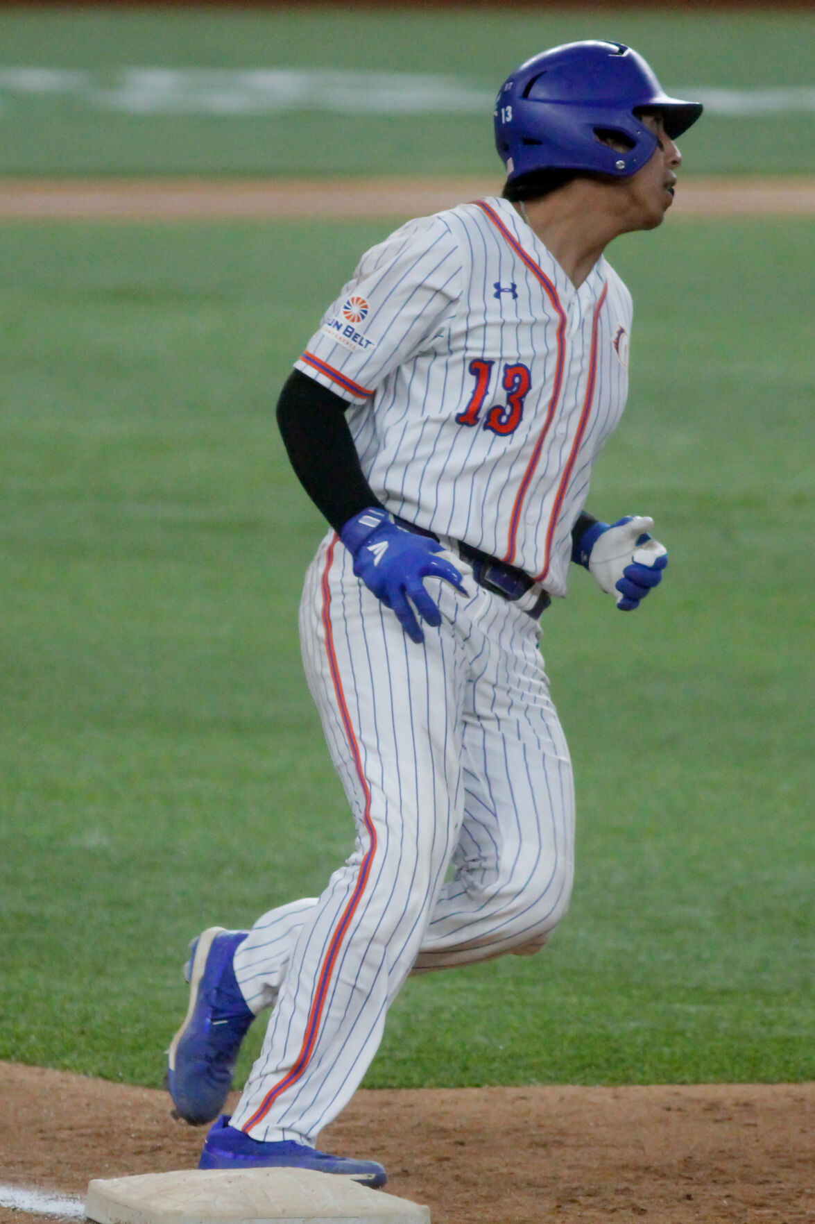 Photos: Mavericks lose 8-4 against Texas A&M University despite early lead